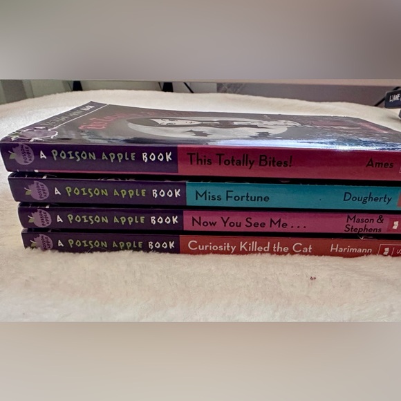 Scholastic Poison Apple Books - 4 of the many - Picture 3 of 5
